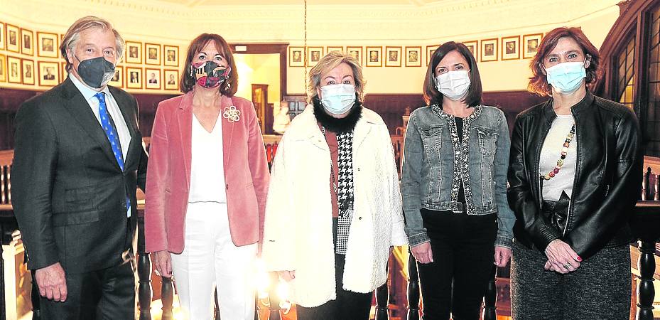 Antón Pérez-Iriondo, Ana María Farré, Carmen Miral, Beatriz Artolazabal y Amaia Arregi.