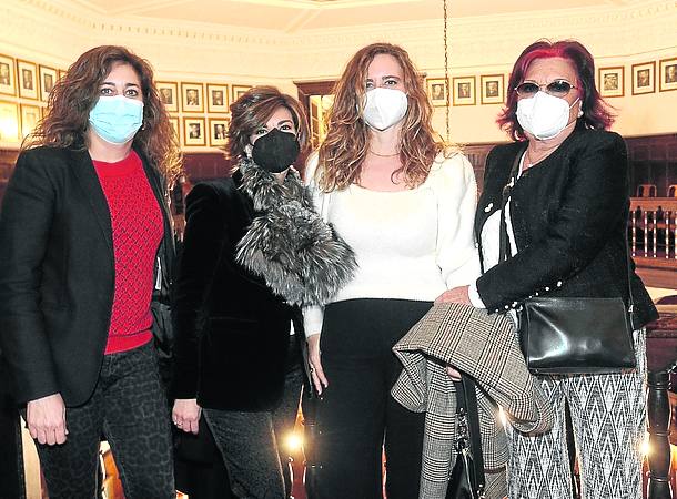 Esther Oña, Norma Riaño, Esther de Miguel y Marian López.