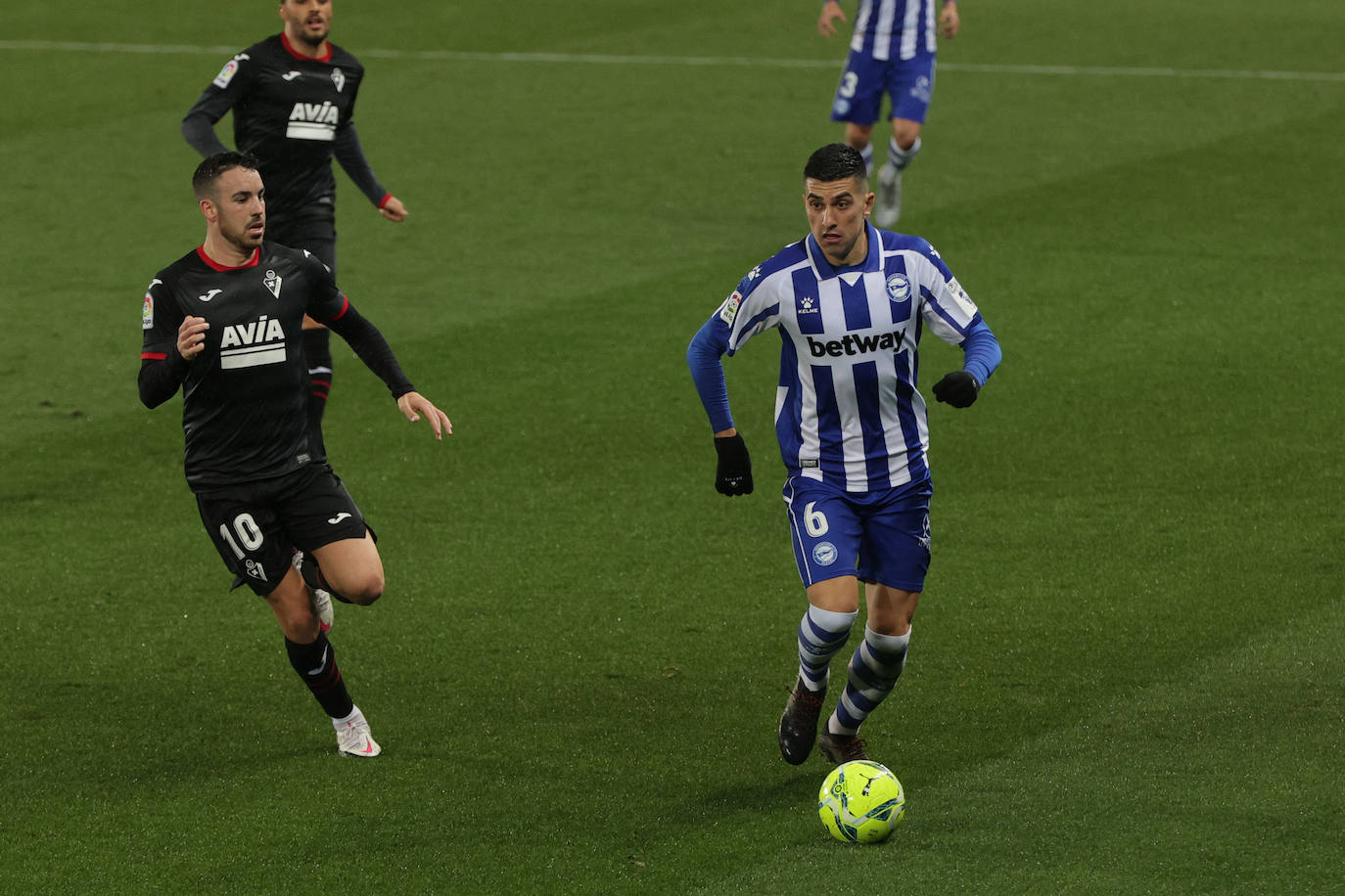 Fotos: Las imágenes del Alavés-Eibar
