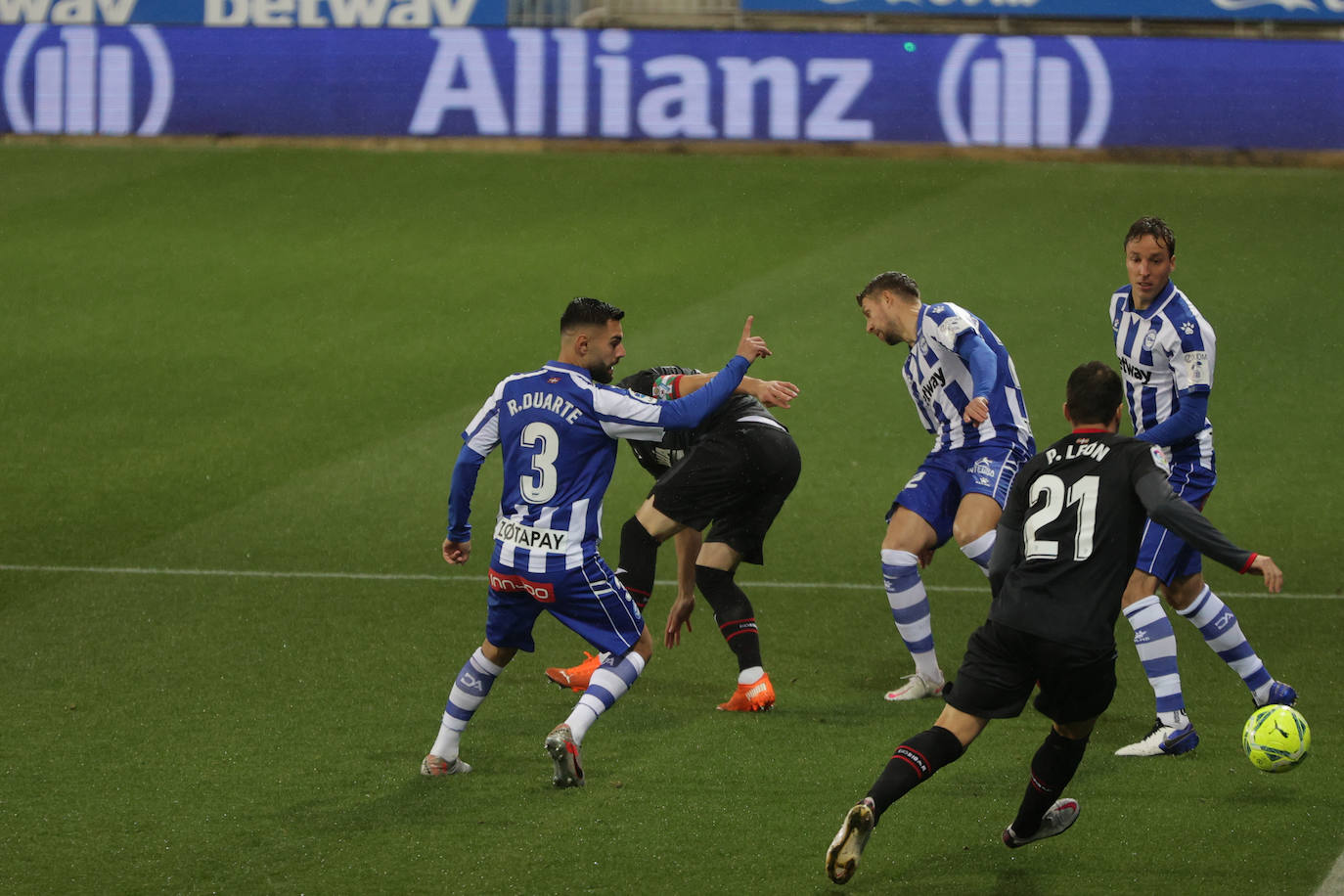 Fotos: Las imágenes del Alavés-Eibar