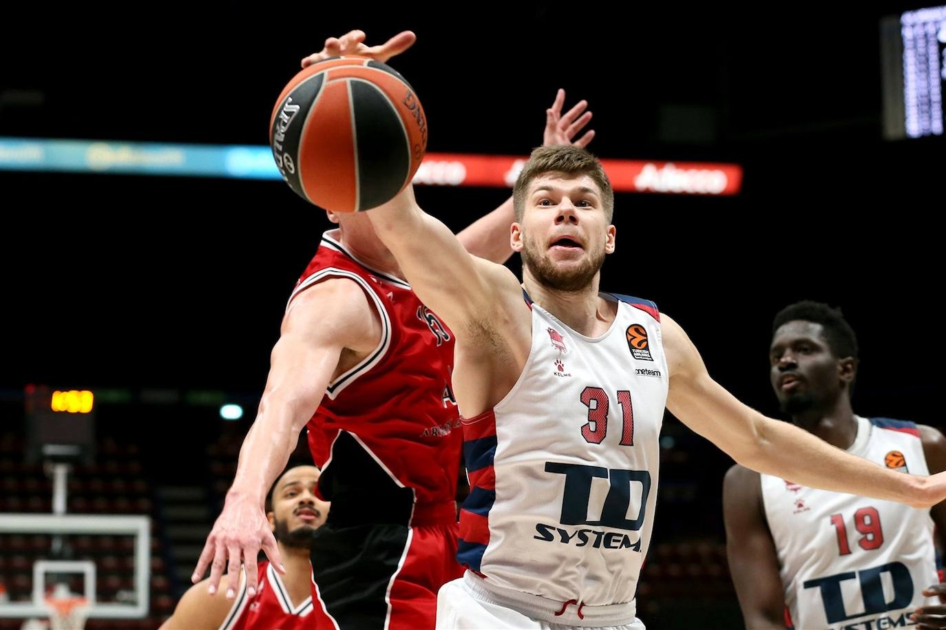 Fotos: Las mejores imágenes del Armani Milán - TD Systems Baskonia