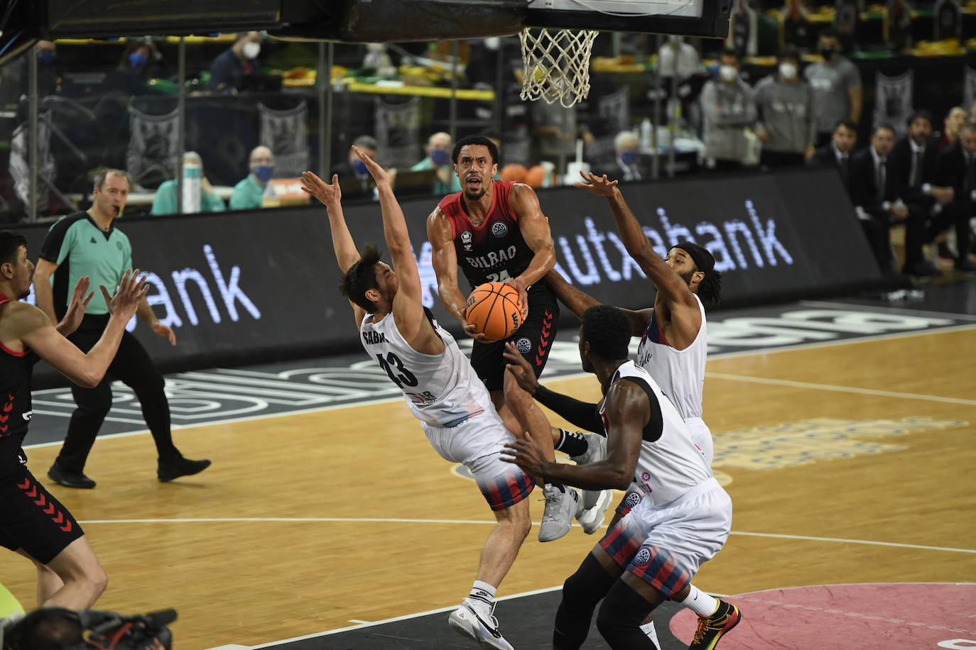 Fotos: Las mejores imágenes del Bilbao Basket - Fortitudo Bolonia