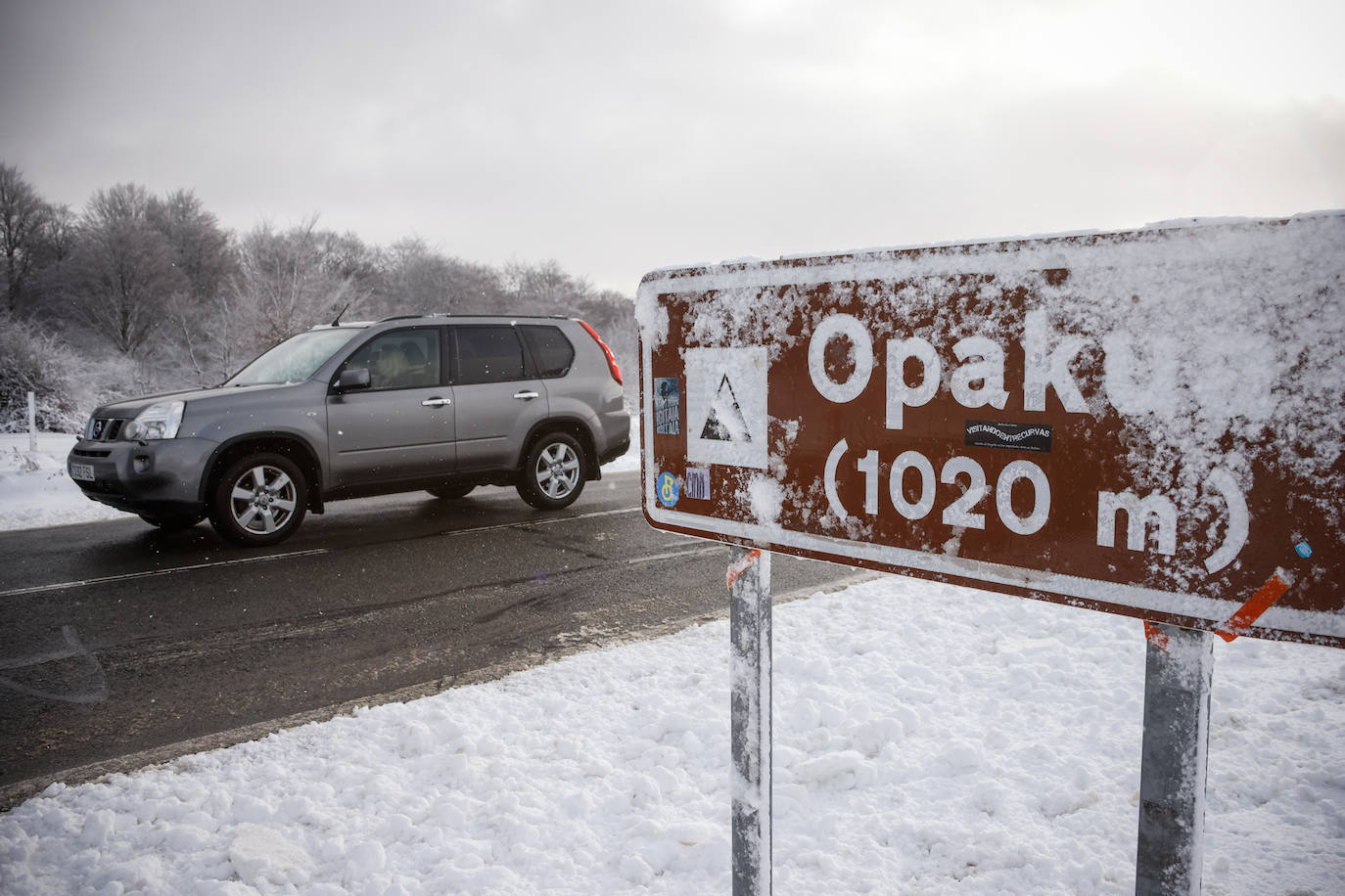 Fotos: Las imágenes que deja la nieve hoy en Álava