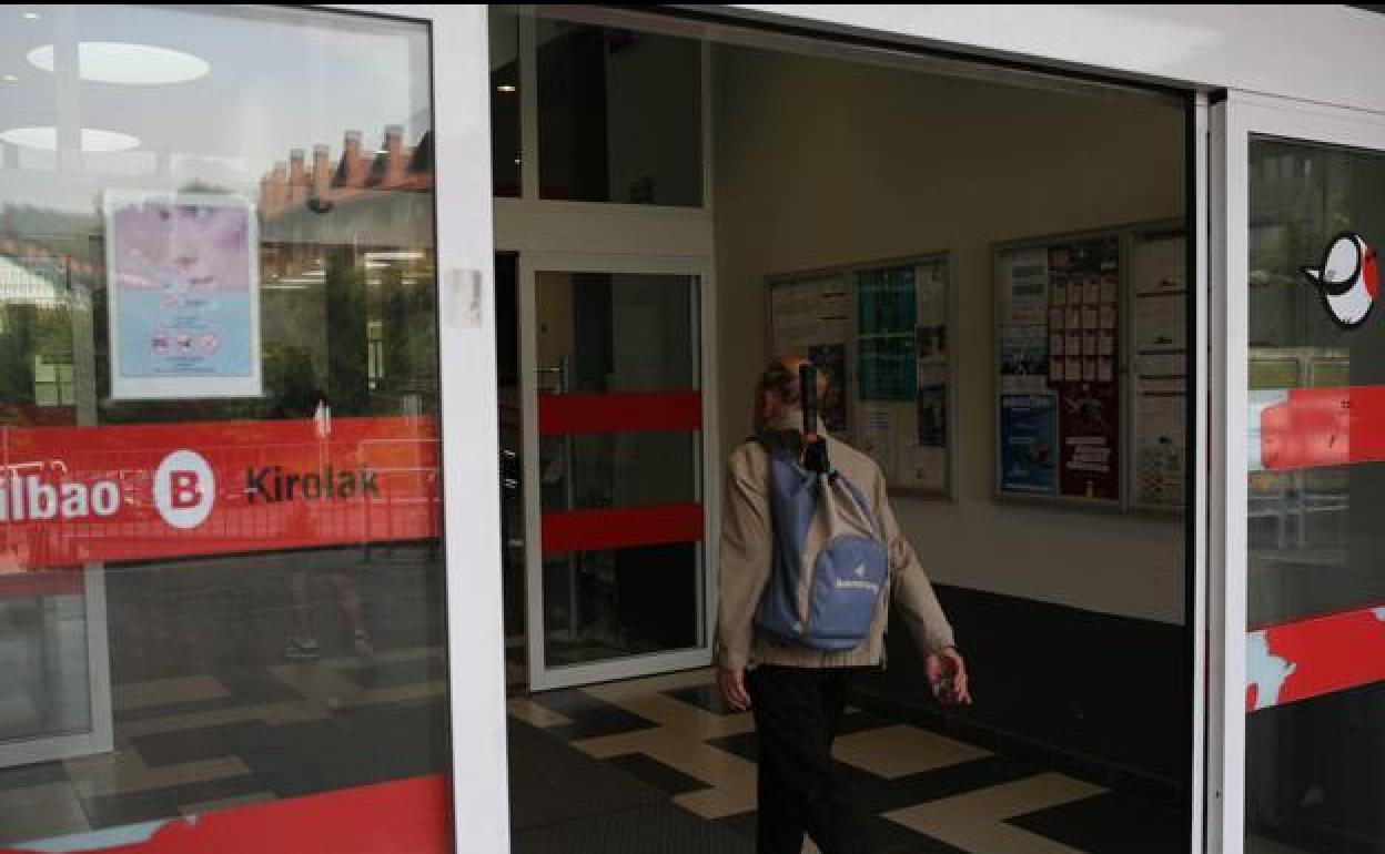 Polideportivos en Bizkaia: Bilbao ha invertido 6,4 millones en mantener y mejorar los polideportivos este año