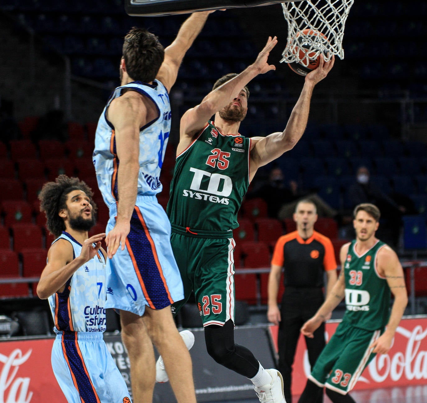 Fotos: Las imágenes del Baskonia - Valencia