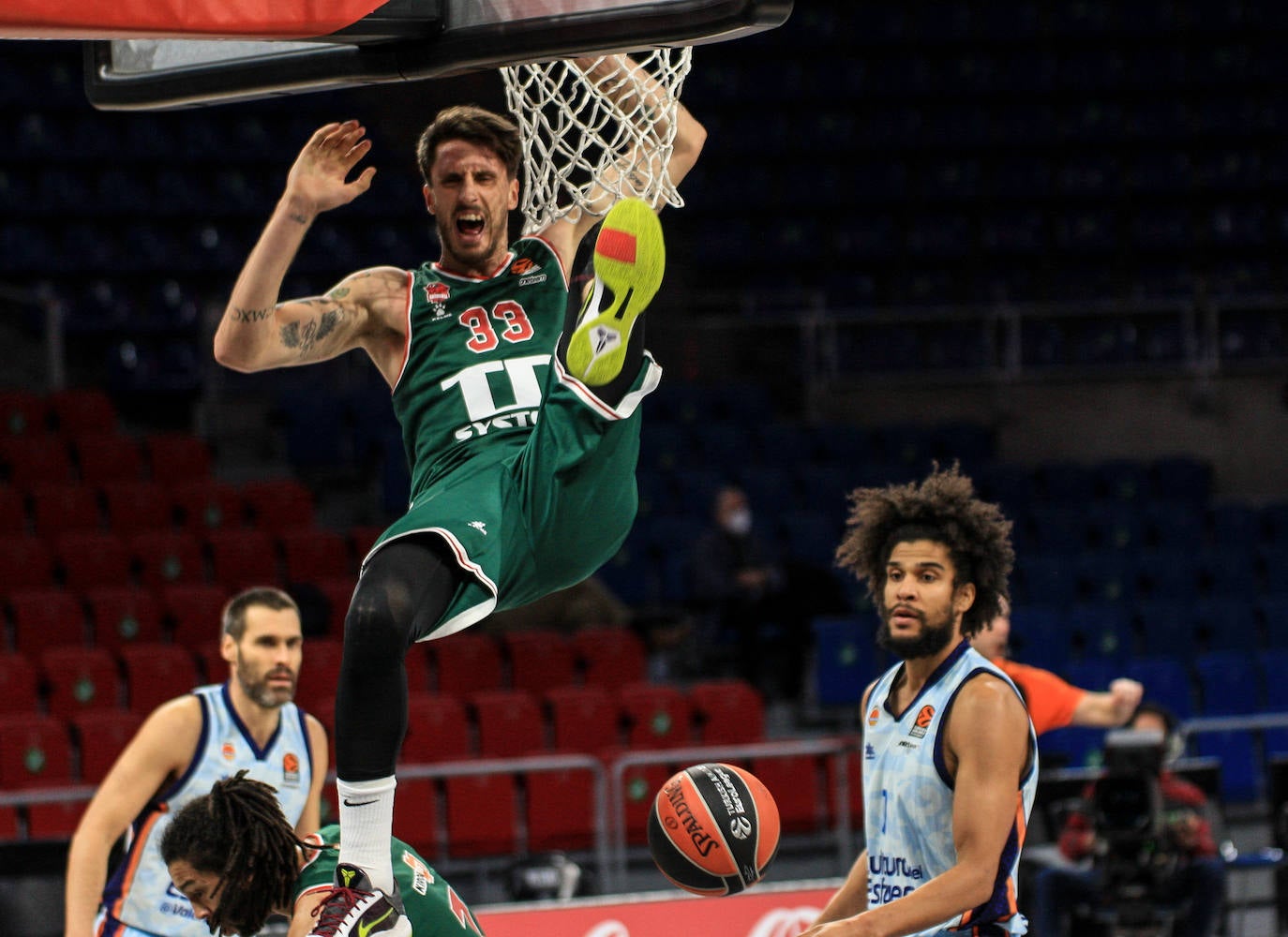 Fotos: Las imágenes del Baskonia - Valencia