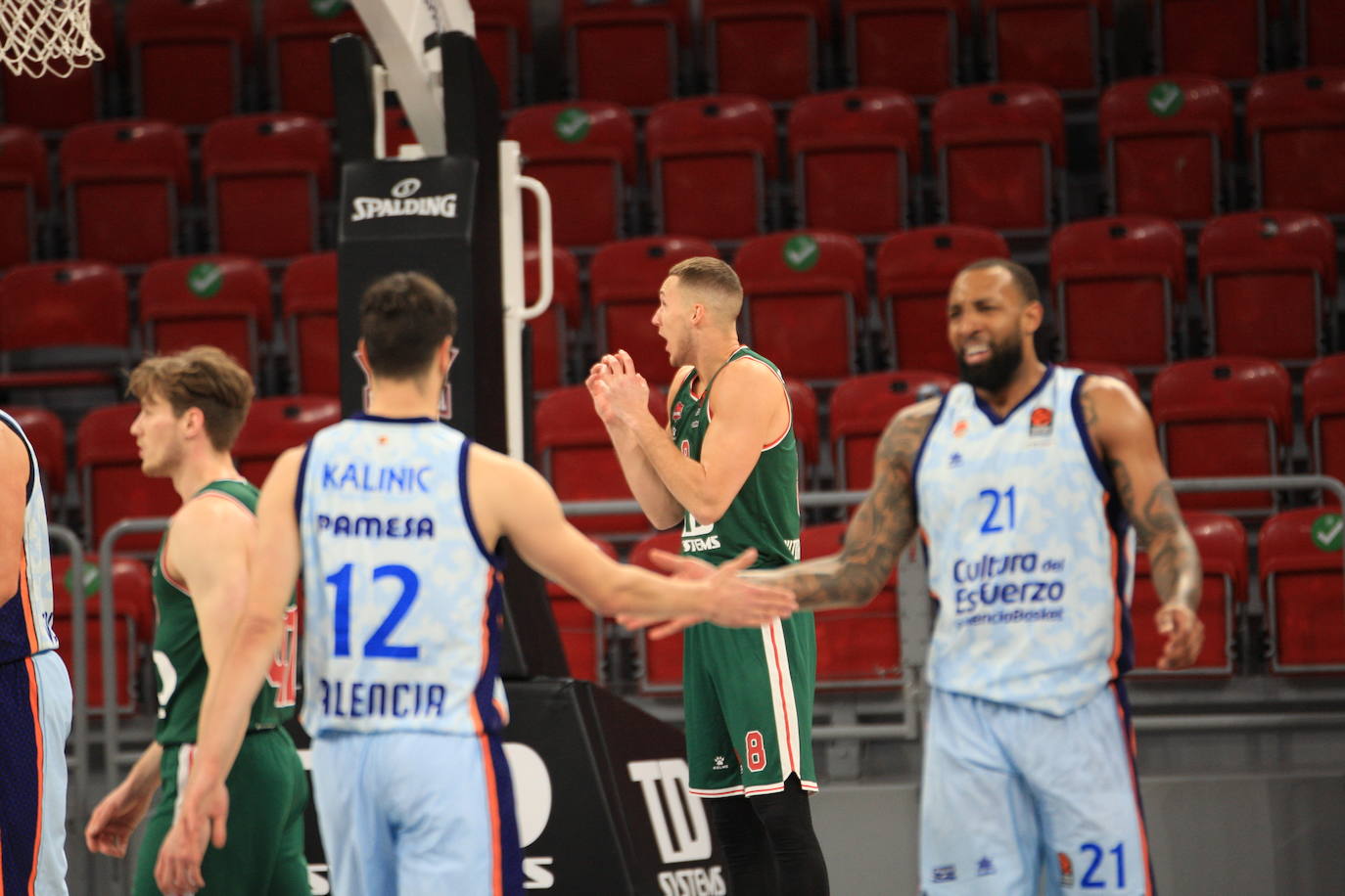 Fotos: Las imágenes del Baskonia - Valencia