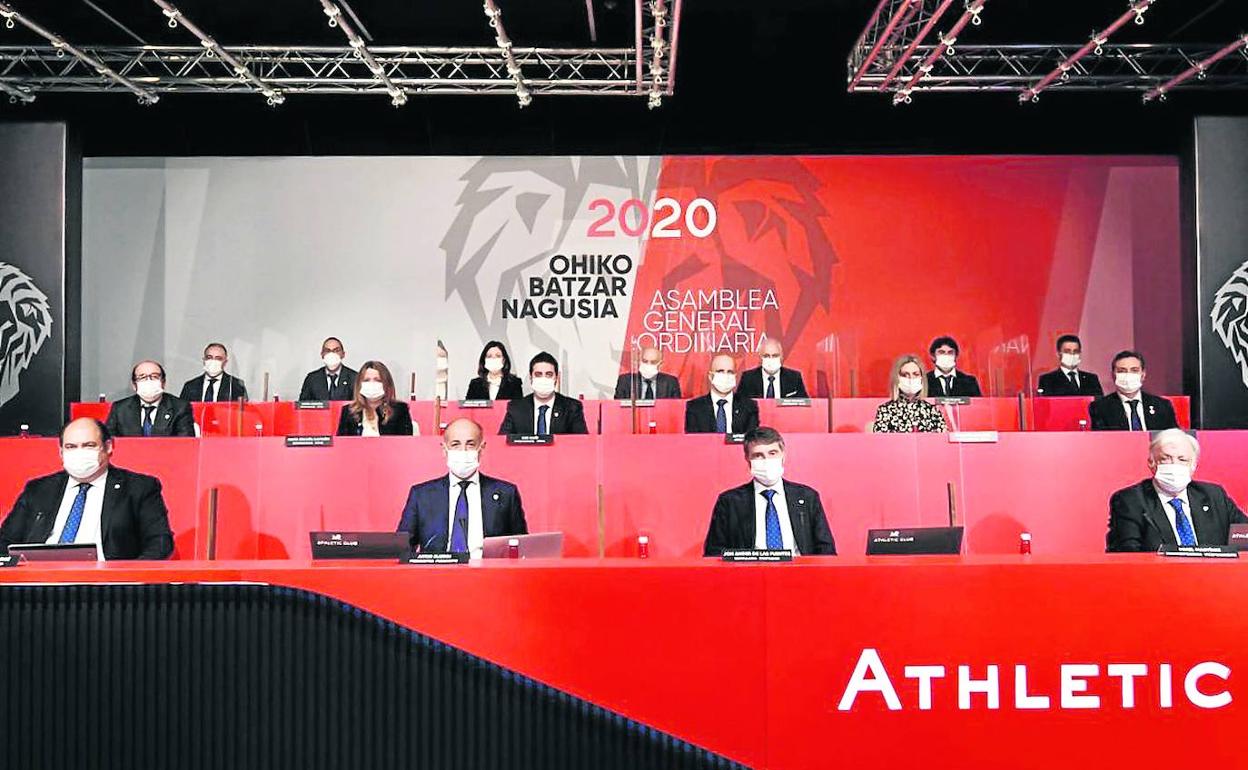 Fernando San José, Aitor Elizegi, Jon Ander de las Fuentes y Mikel Martínez, en primera fila, de izquierda a derecha. 