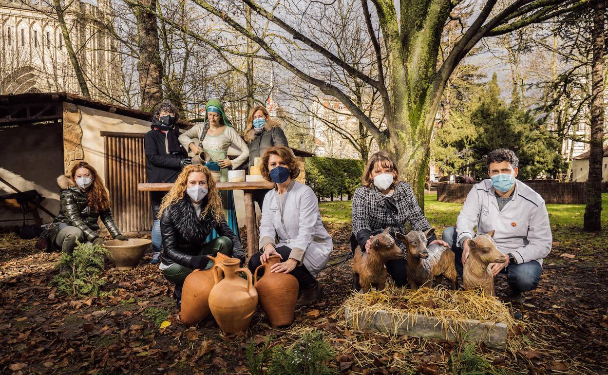 Alaveses en primera línea frente al Covid | Farmacéuticos: El trato cercano que atraviesa mamparas