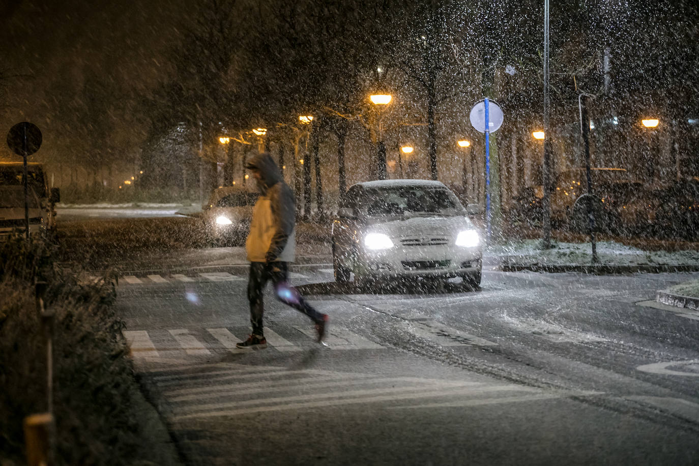 La nieve hizo acto de presencia a última hora del viernes.