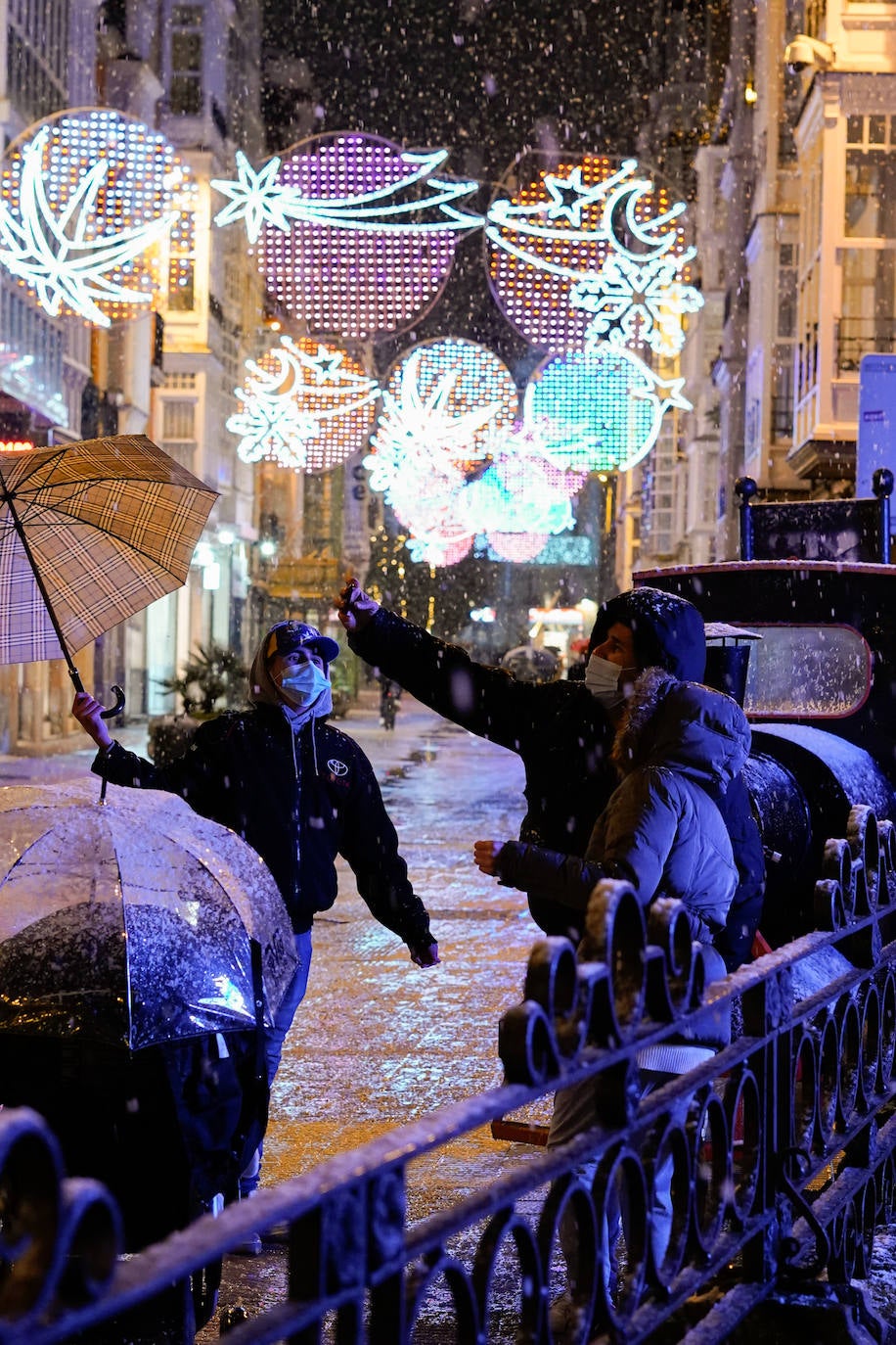 La nieve hizo acto de presencia a última hora del viernes.