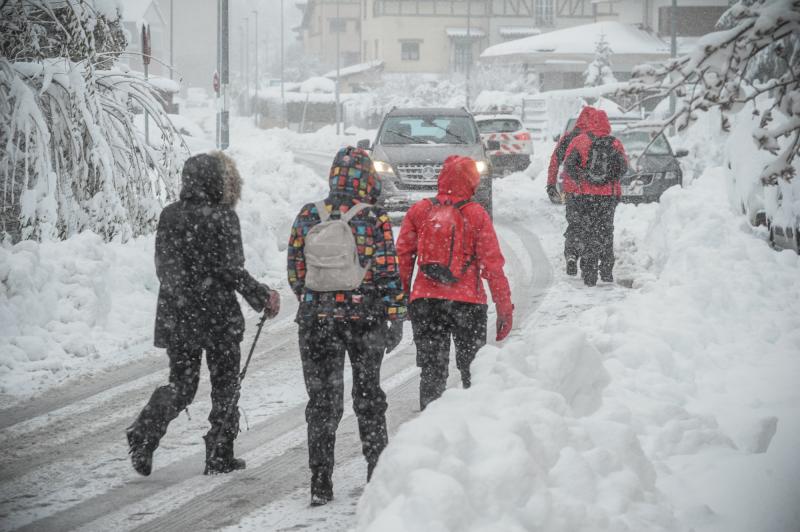 El espesor de nieve ha sido importante en Vitoria y sus alrededores.