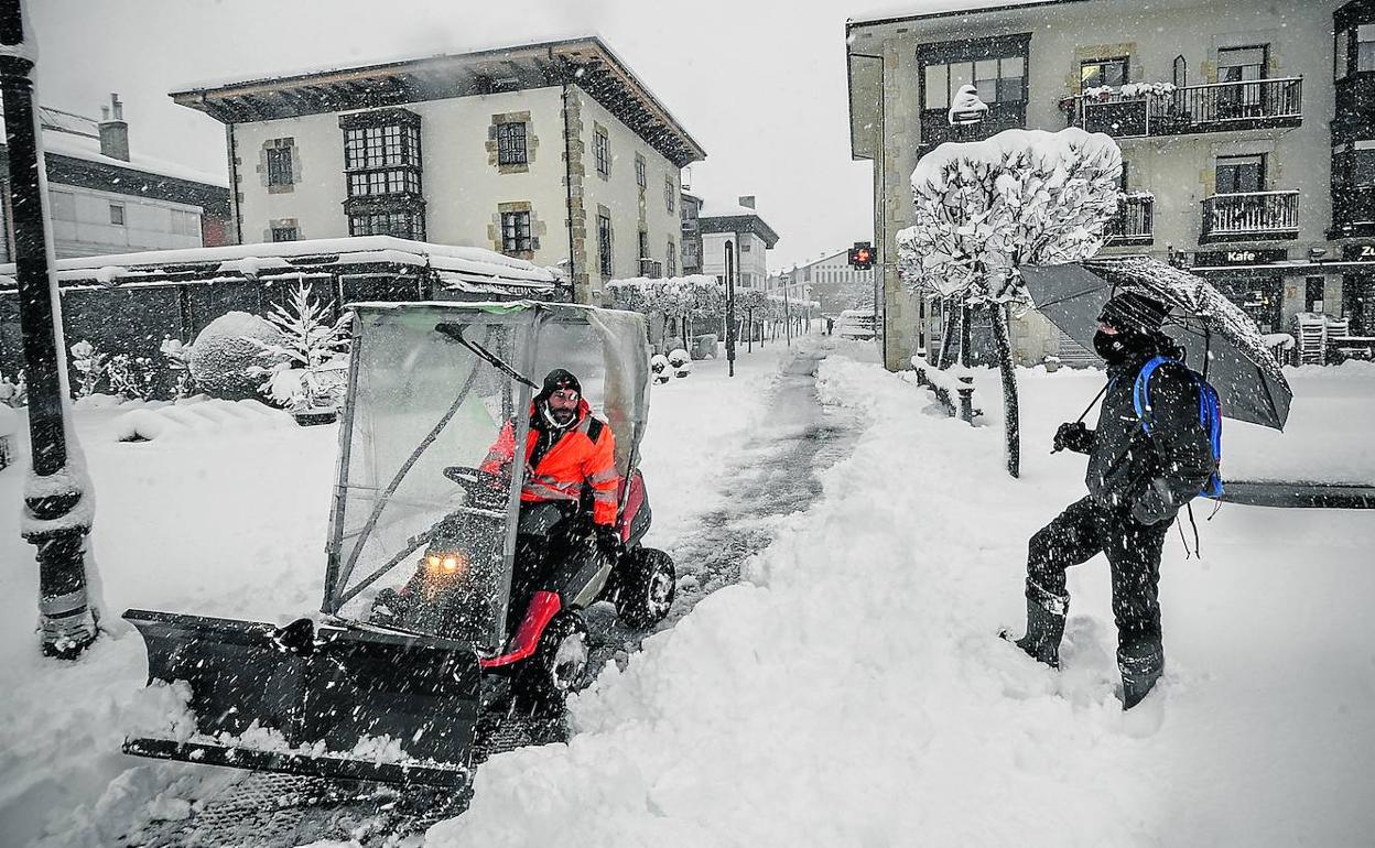 Las quitanieves volvieron a las calles. 
