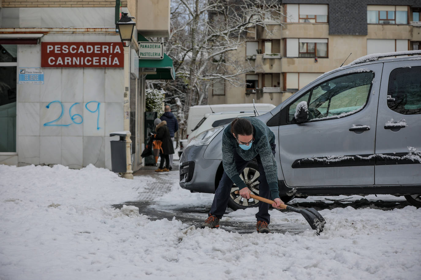 Fotos: La nieve vuelve a cubrir de blanco Álava