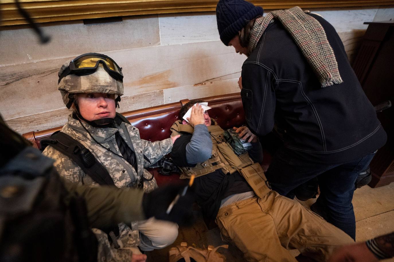 Fotos: Decenas de manifestantes irrumpen en el Capitolio