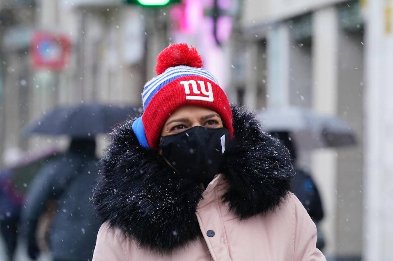 Fotos: Otra jornada con nieve en Álava