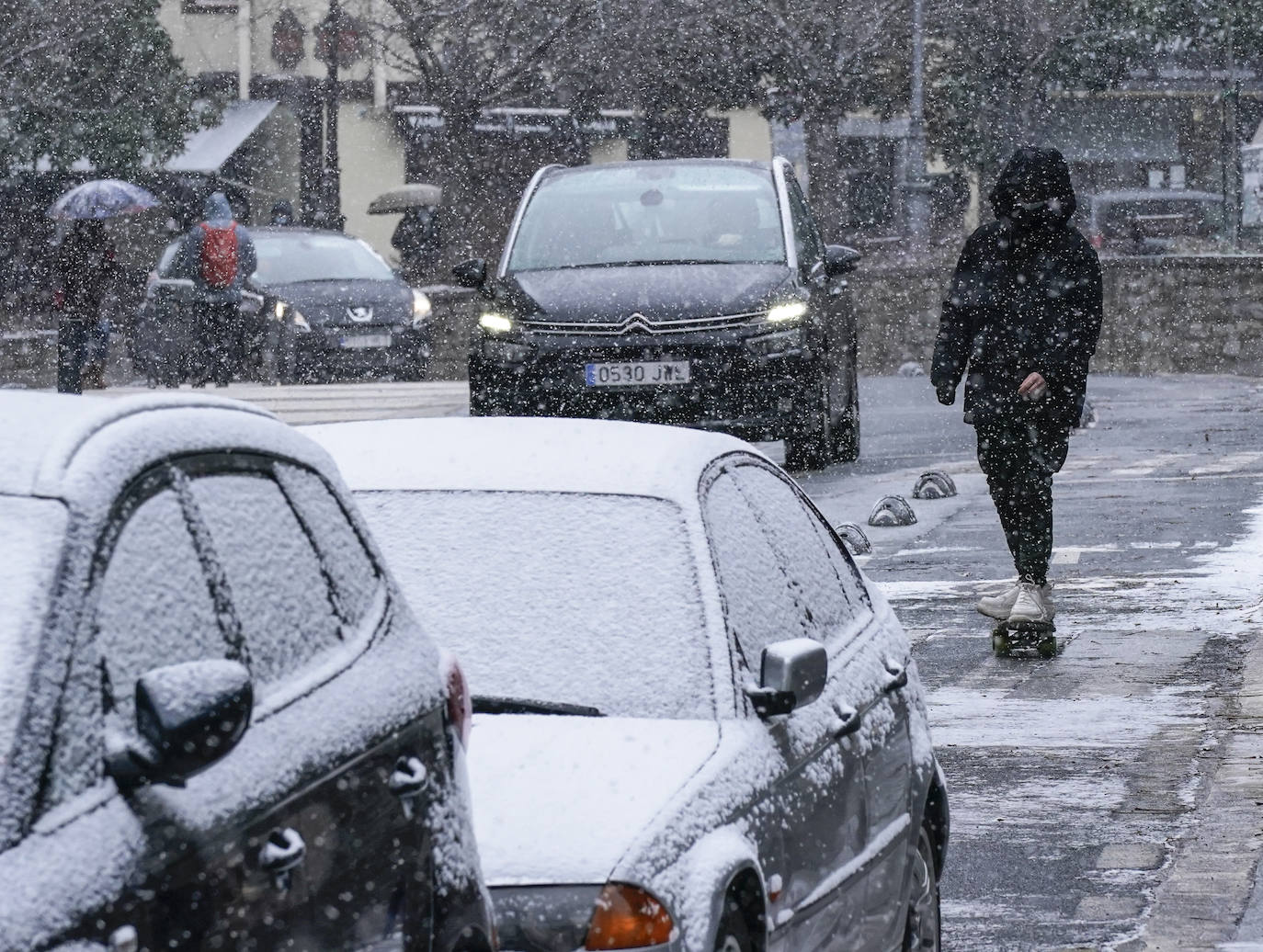 Fotos: Álava se prepara para otra jornada de nieve