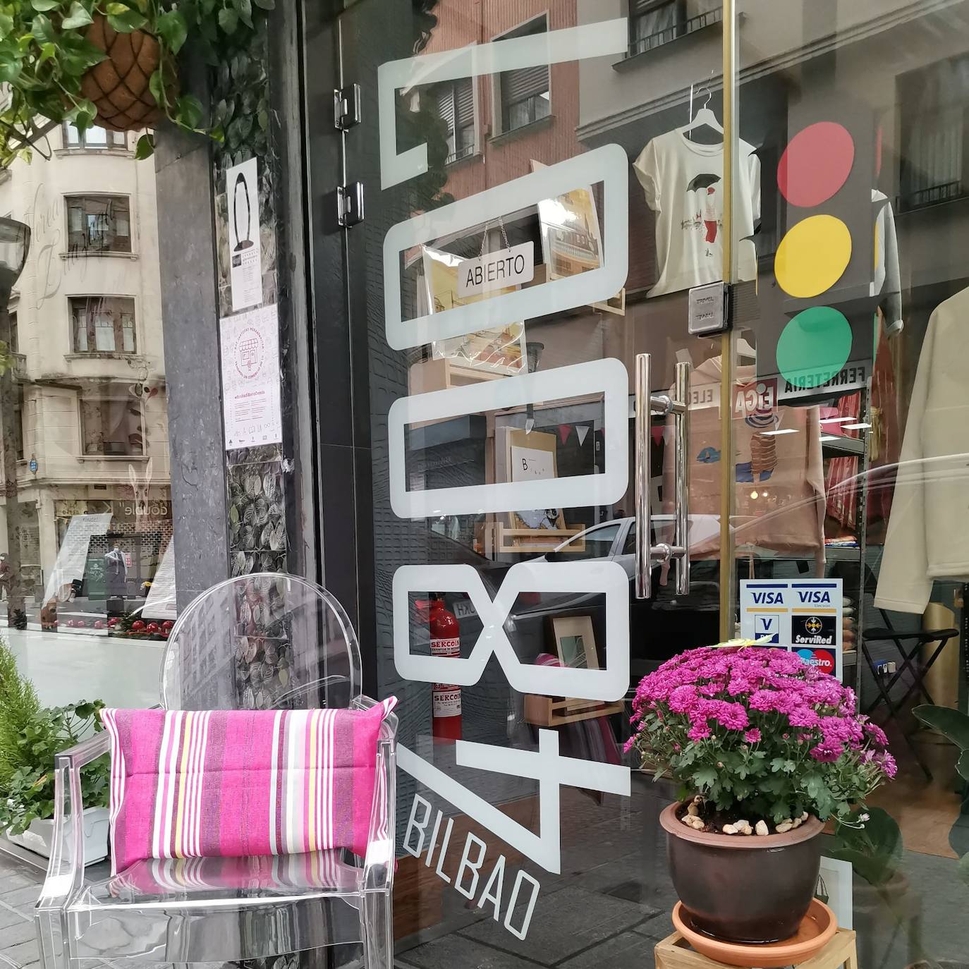 Fotos: Moda, arte, menaje y mucho más de 30 diseñadores locales: así es la especial tienda de Mila en Castaños