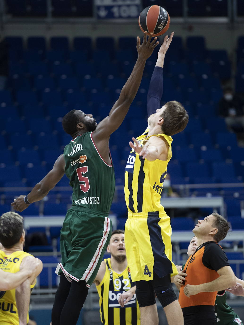 Fotos: Las imágenes del Fenerbahce-Baskonia