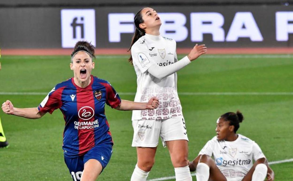 La pichichi de la Liga, Esther González, celebrando su gol ente el Logroño.  