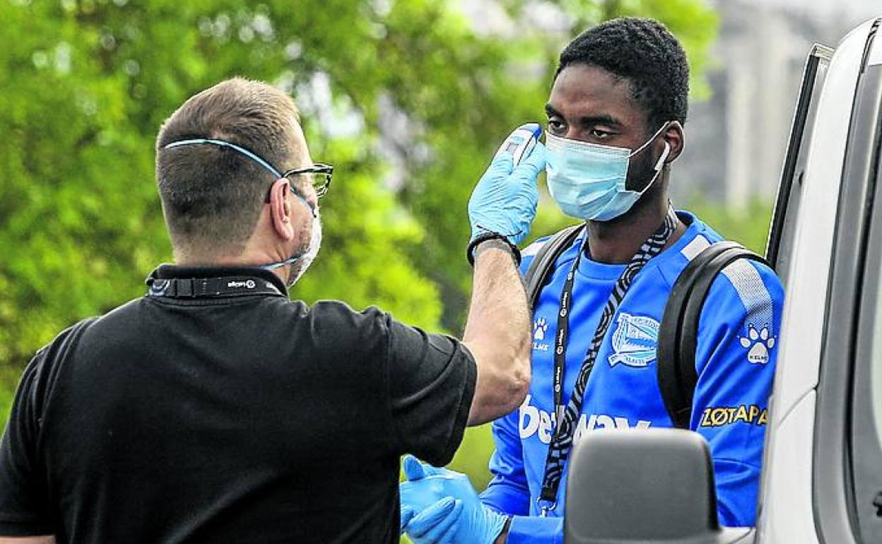 El Alavés aparta a Abdallahi de los entrenamientos tras no renovar