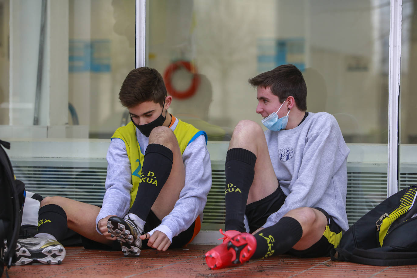 Fotos: Vuelve el deporte escolar a Álava