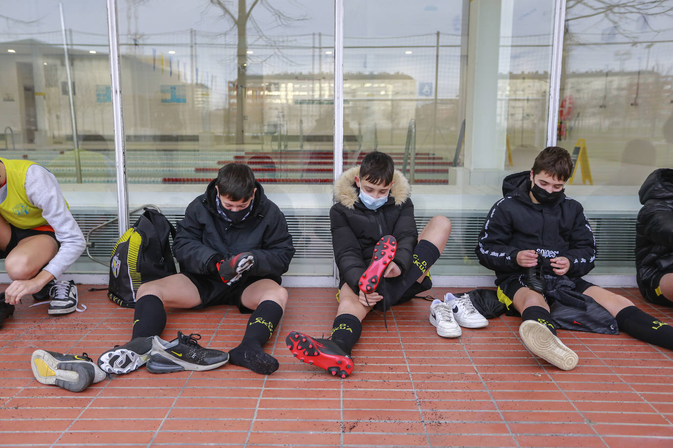 Fotos: Vuelve el deporte escolar a Álava