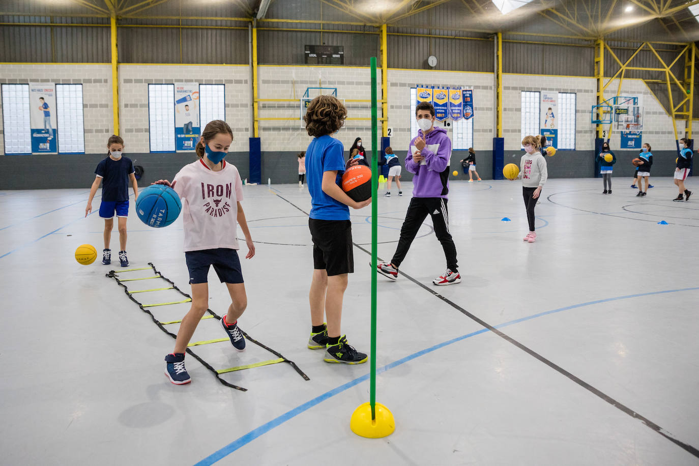 Fotos: Vuelve el deporte escolar a Álava