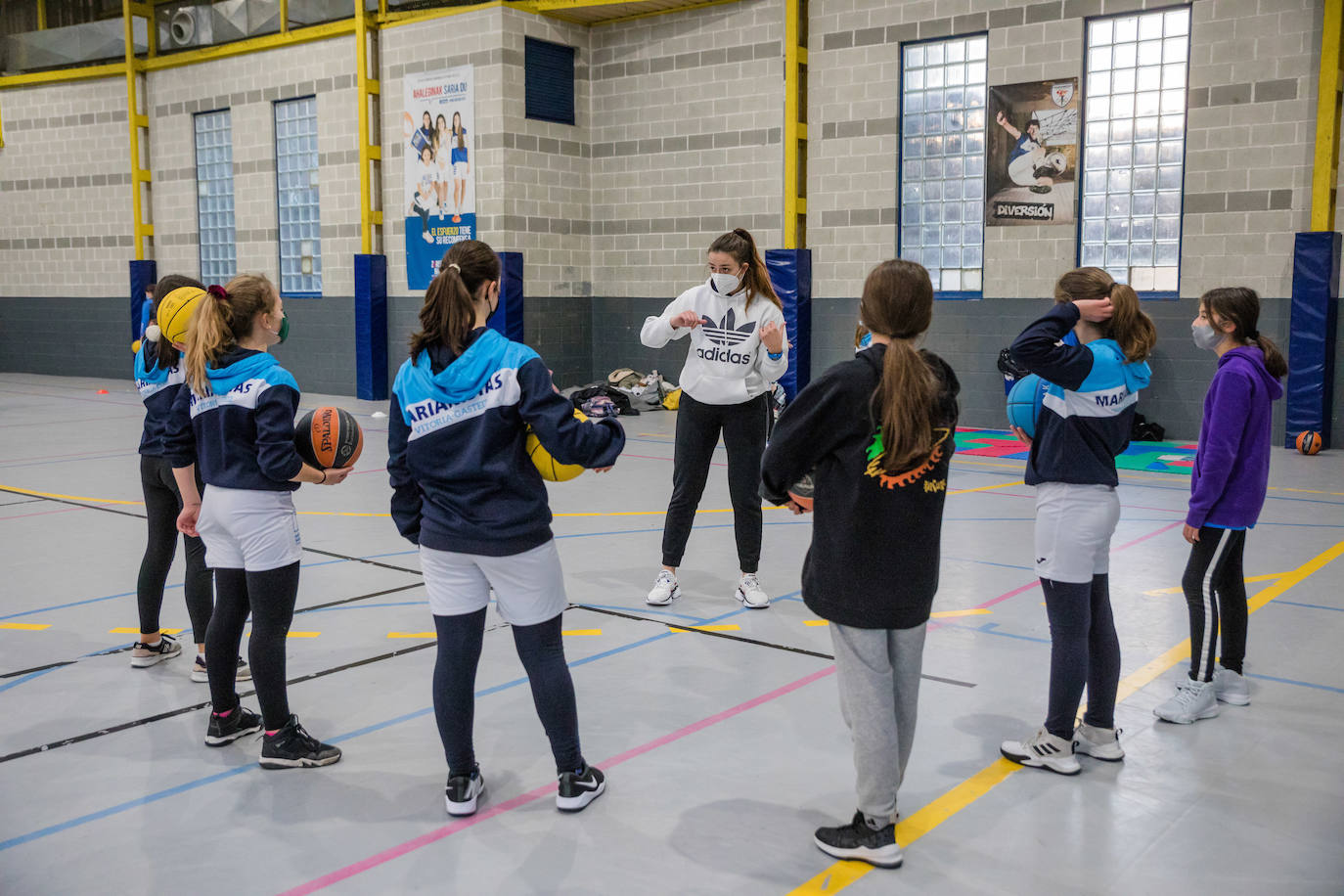 Fotos: Vuelve el deporte escolar a Álava