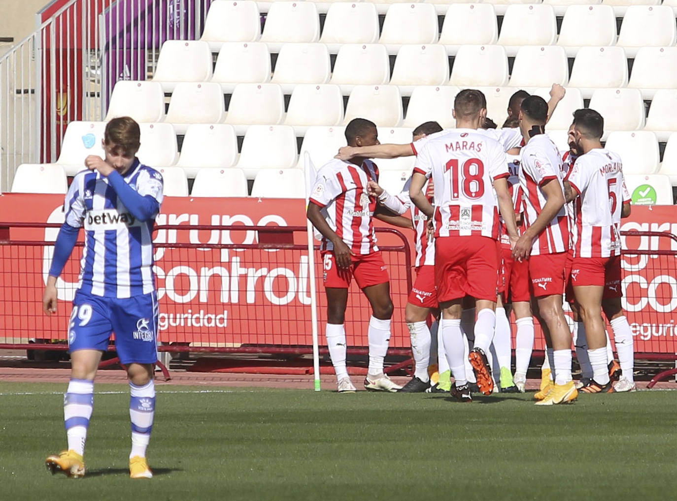 Fotos: Las mejores fotos del Almería - Alavés