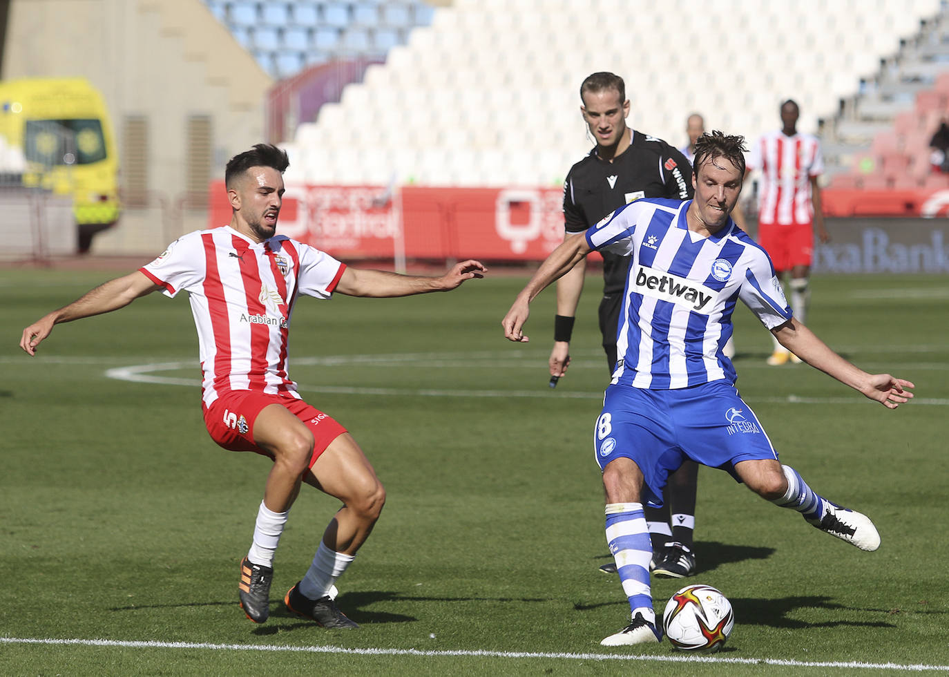 Fotos: Las mejores fotos del Almería - Alavés