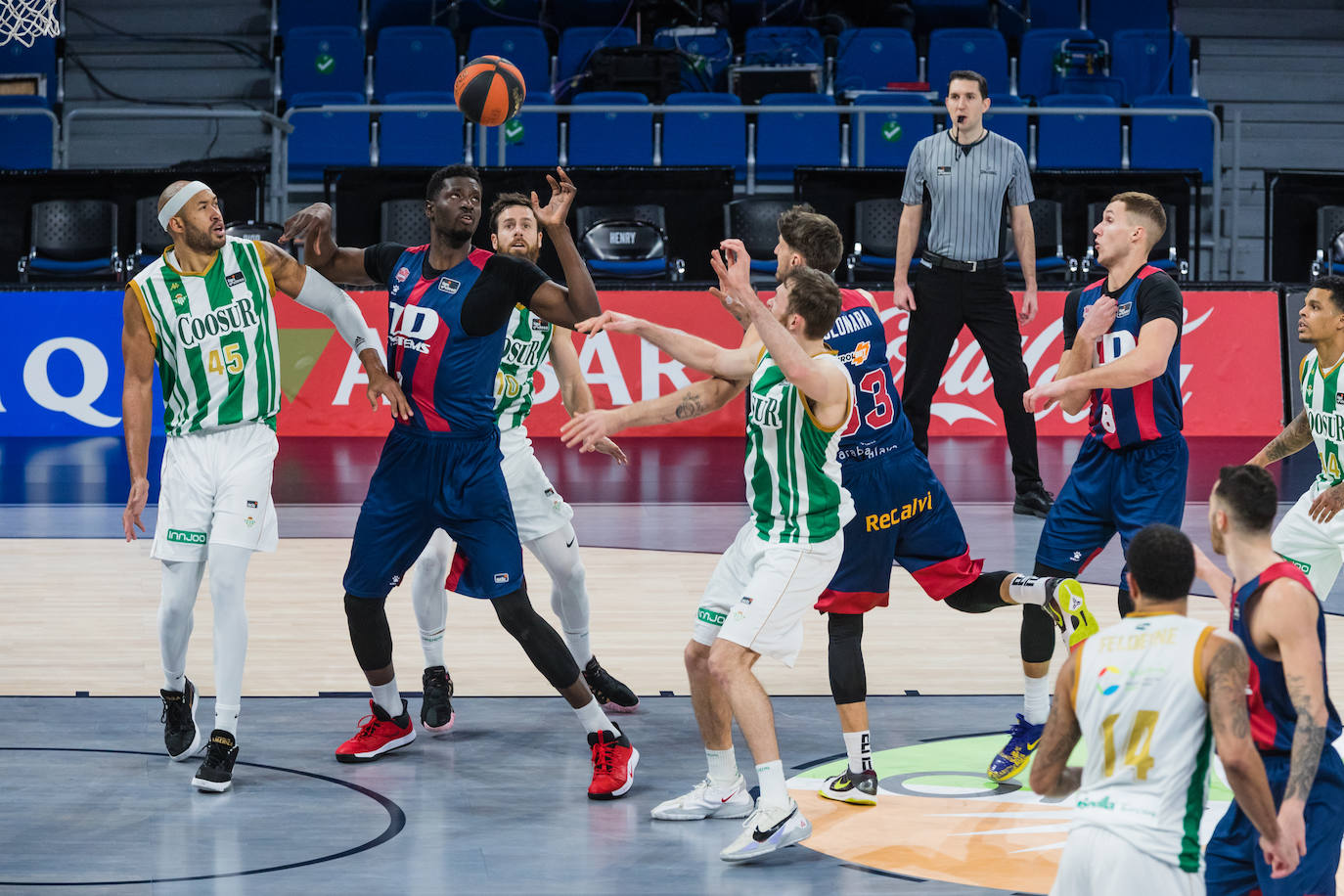 Fotos: Las mejores fotos del TD Systems Baskonia - Real Betis