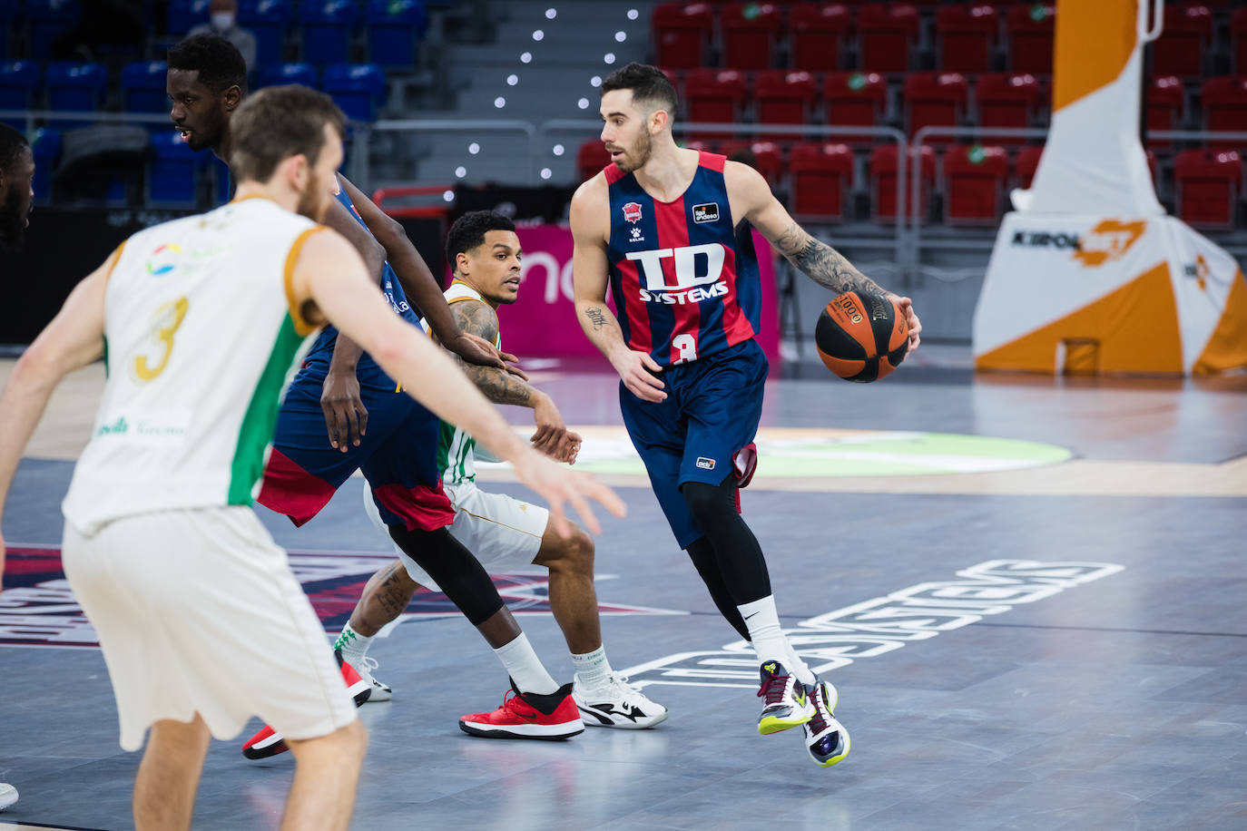 Fotos: Las mejores fotos del TD Systems Baskonia - Real Betis