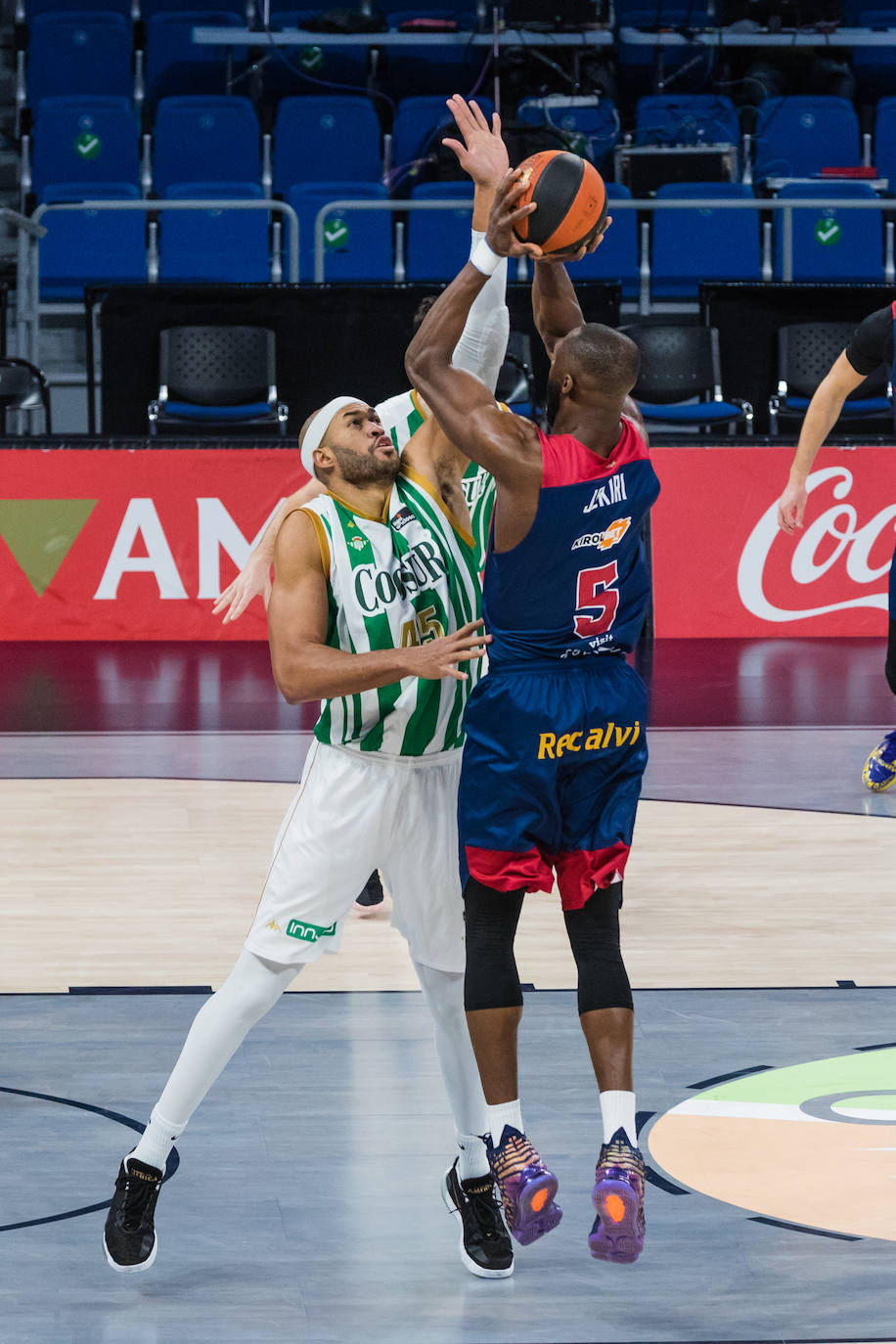 Fotos: Las mejores fotos del TD Systems Baskonia - Real Betis