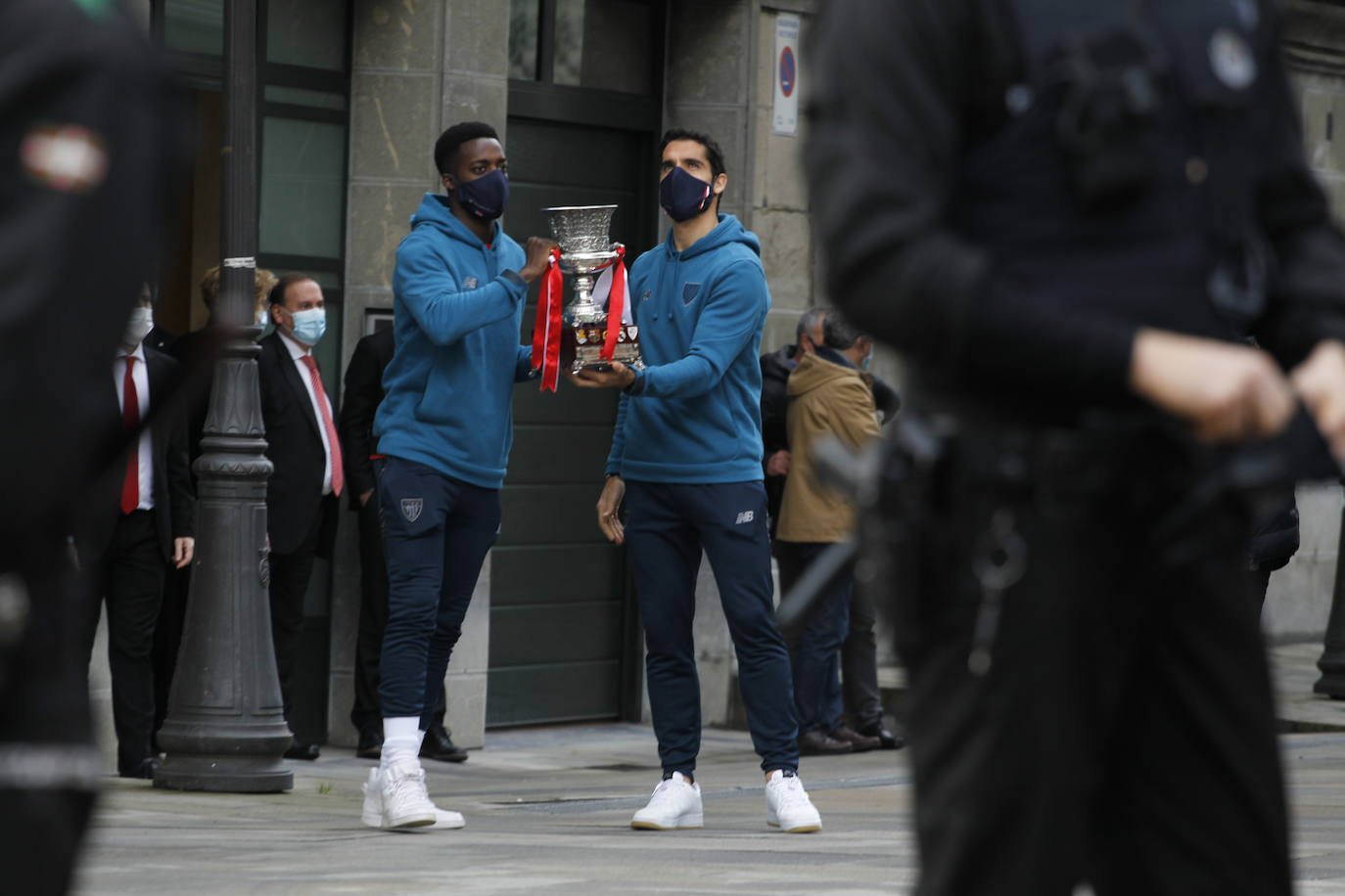 Fotos: Así ha sido el recibimiento de los supercampeones en el Ayuntamiento