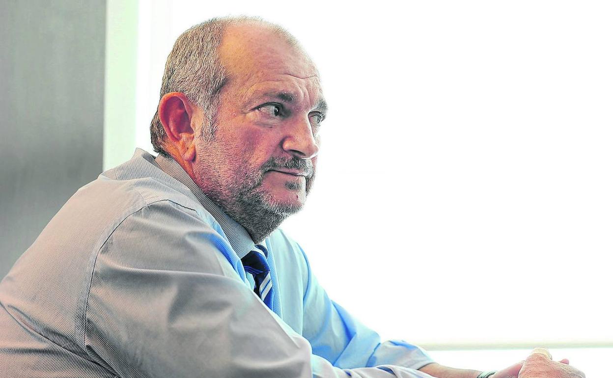 El director de Basurto y miembros de su equipo se vacunaron en secreto el 3 de enero