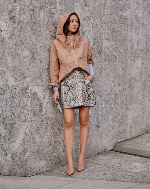 Es obvio, pero efectivo. Con la capucha puesta siempre conseguirás ese efecto estudiadamente ‘dejado’ que tanto gusta a algunas ‘celebrities’ y será la solución definitiva para tus ‘bad hair days’.