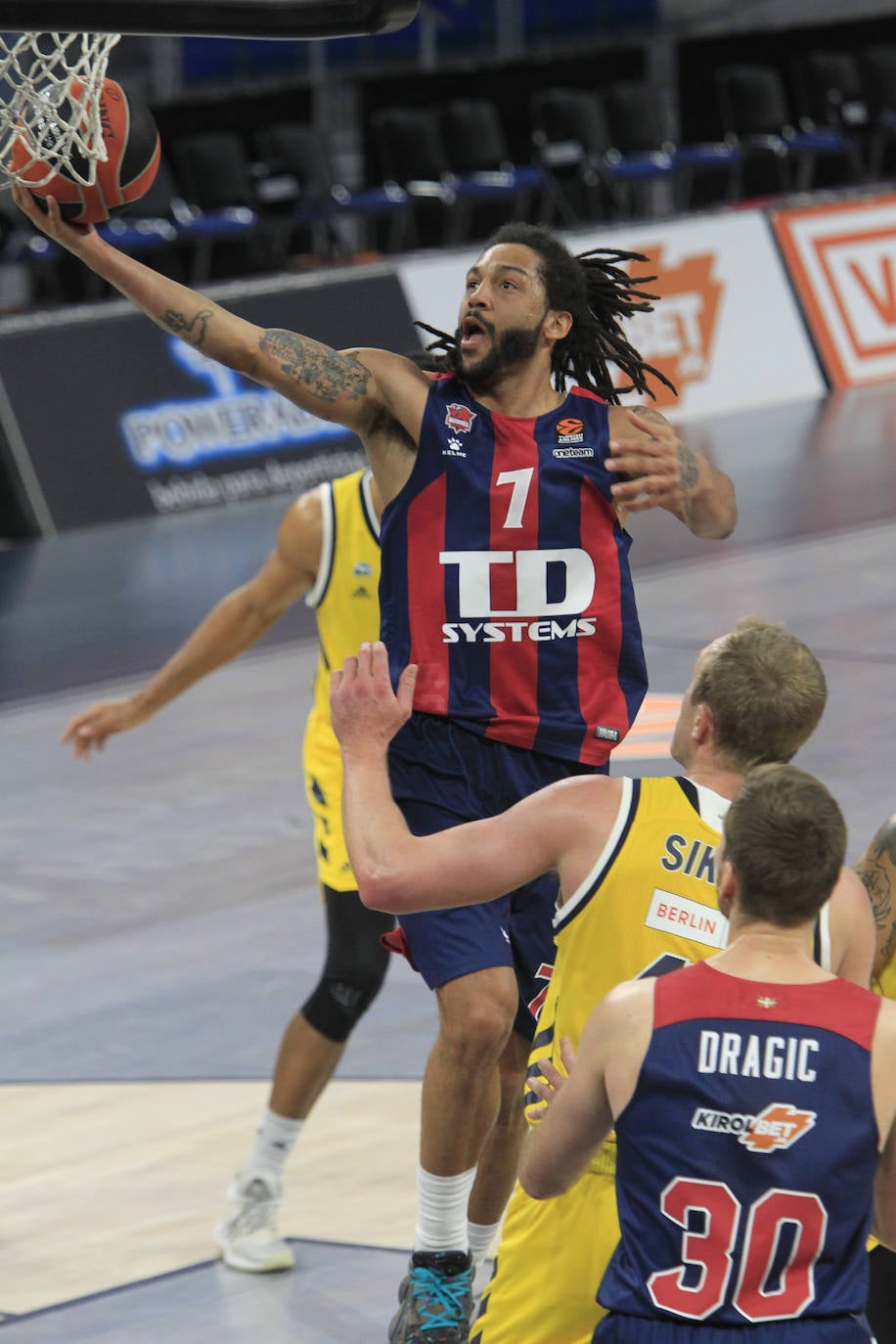 Fotos: Las imágenes del Baskonia - Alba Berlín