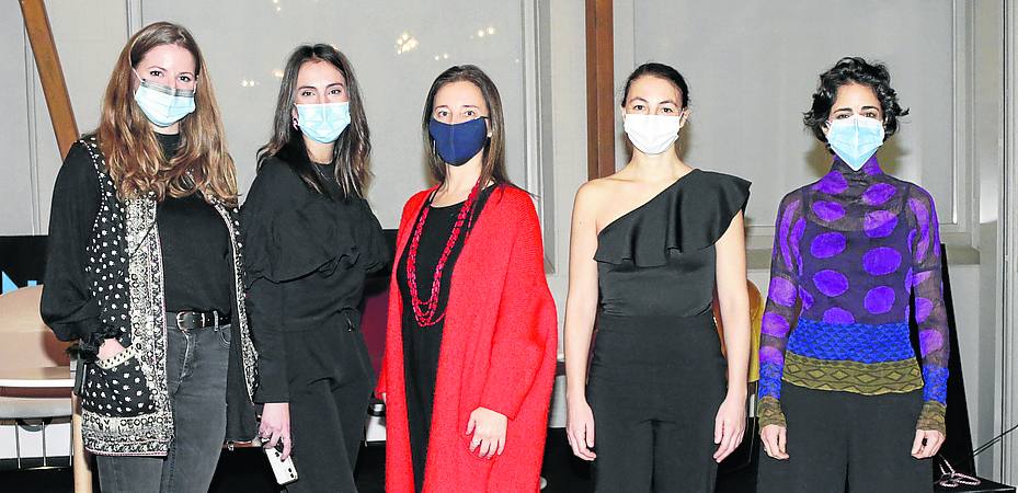Iratxe Narváez, Ainhoa Maestro, Marian Sandoval, Ana Capilla y Elena Escalza. 