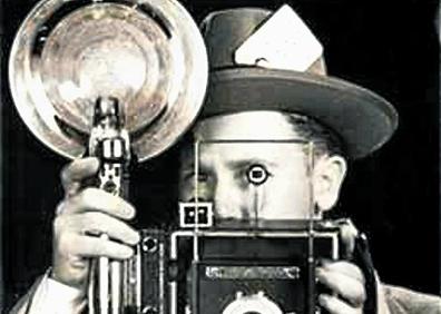 Imagen secundaria 1 - Primeros fotógrafos callejeros. Fotógrafo de prensa ya en el siglo XX. Henri Cartier-Bresson. 