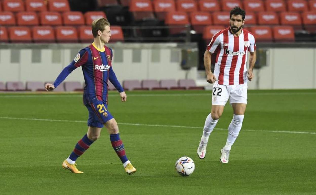 Raúl García, baja ante el Valencia por sanción