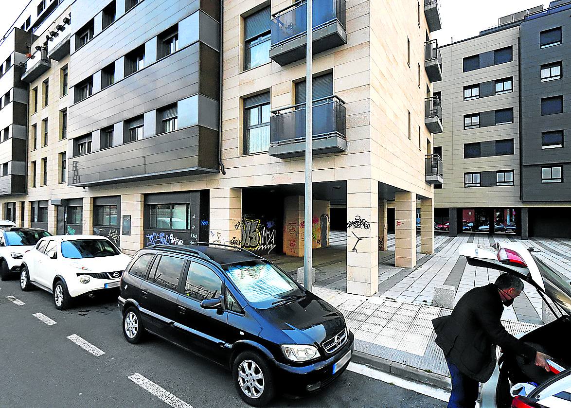 La pintadas y la suciedad se han convertido en una constante.