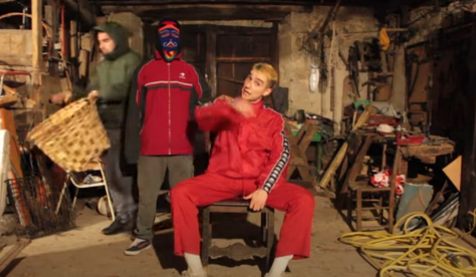 Bideoklip berriaren irudi bat.