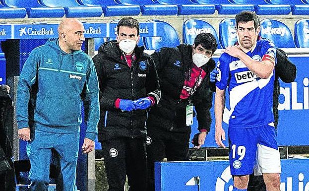 Abelardo: «Son jugadores comprometidos con el Deportivo Alavés, lo han demostrado»