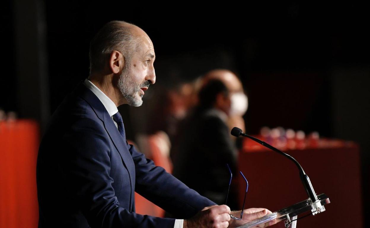 Elizegi propone no cobrar a los socios la cuota de 2021 y aumentar el déficit en 7,4 millones de euros