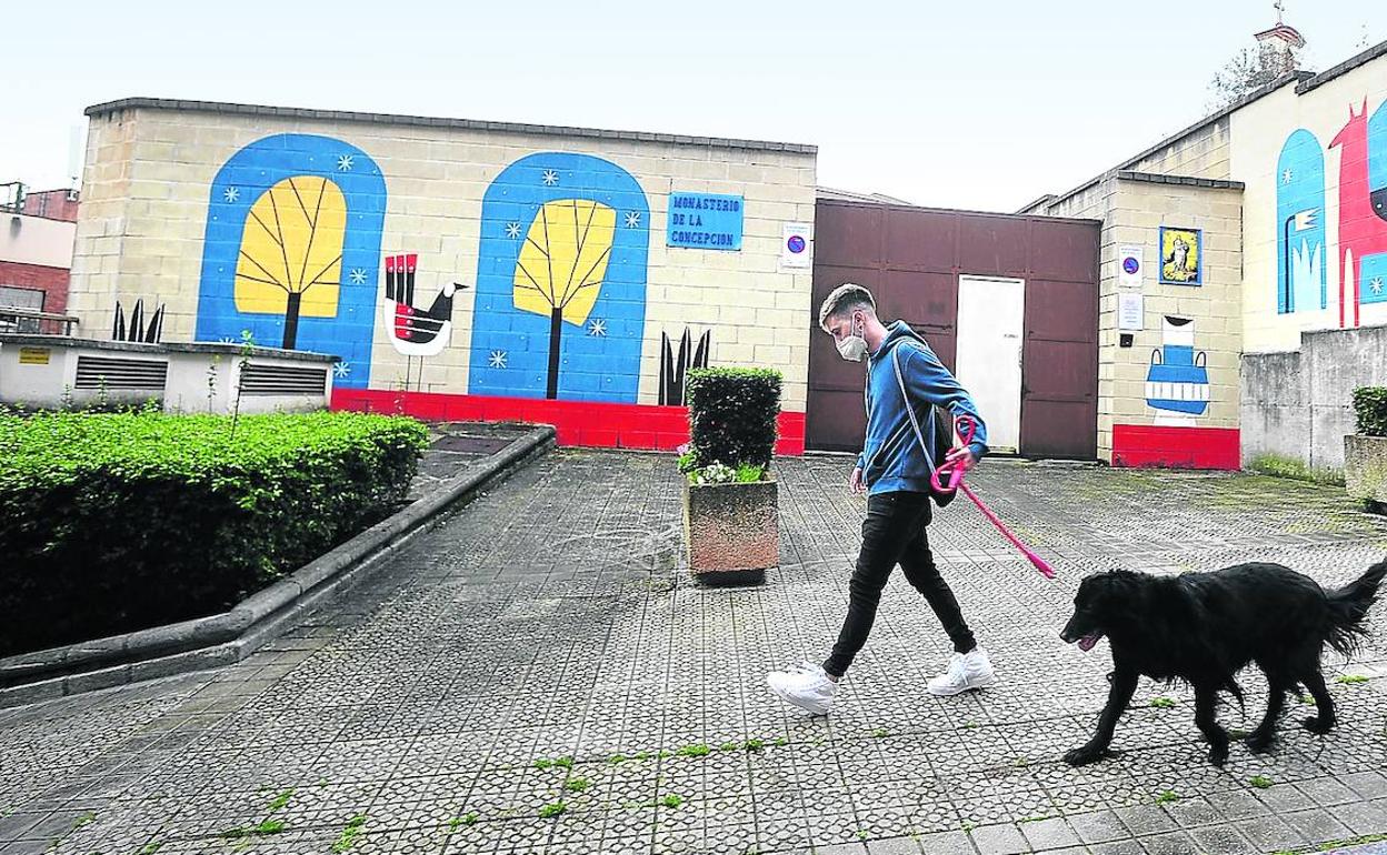 'Ventanas abiertas' en el convento de clausura a la travesía de la Concepción por la artista Ruth Juan. 