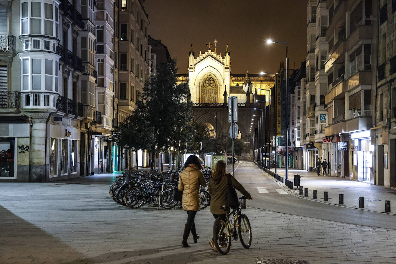 Las calles de Vitoria quedan desiertas a partir de las diez de la noche.