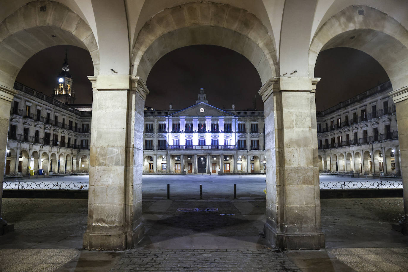 Las calles de Vitoria quedan desiertas a partir de las diez de la noche.