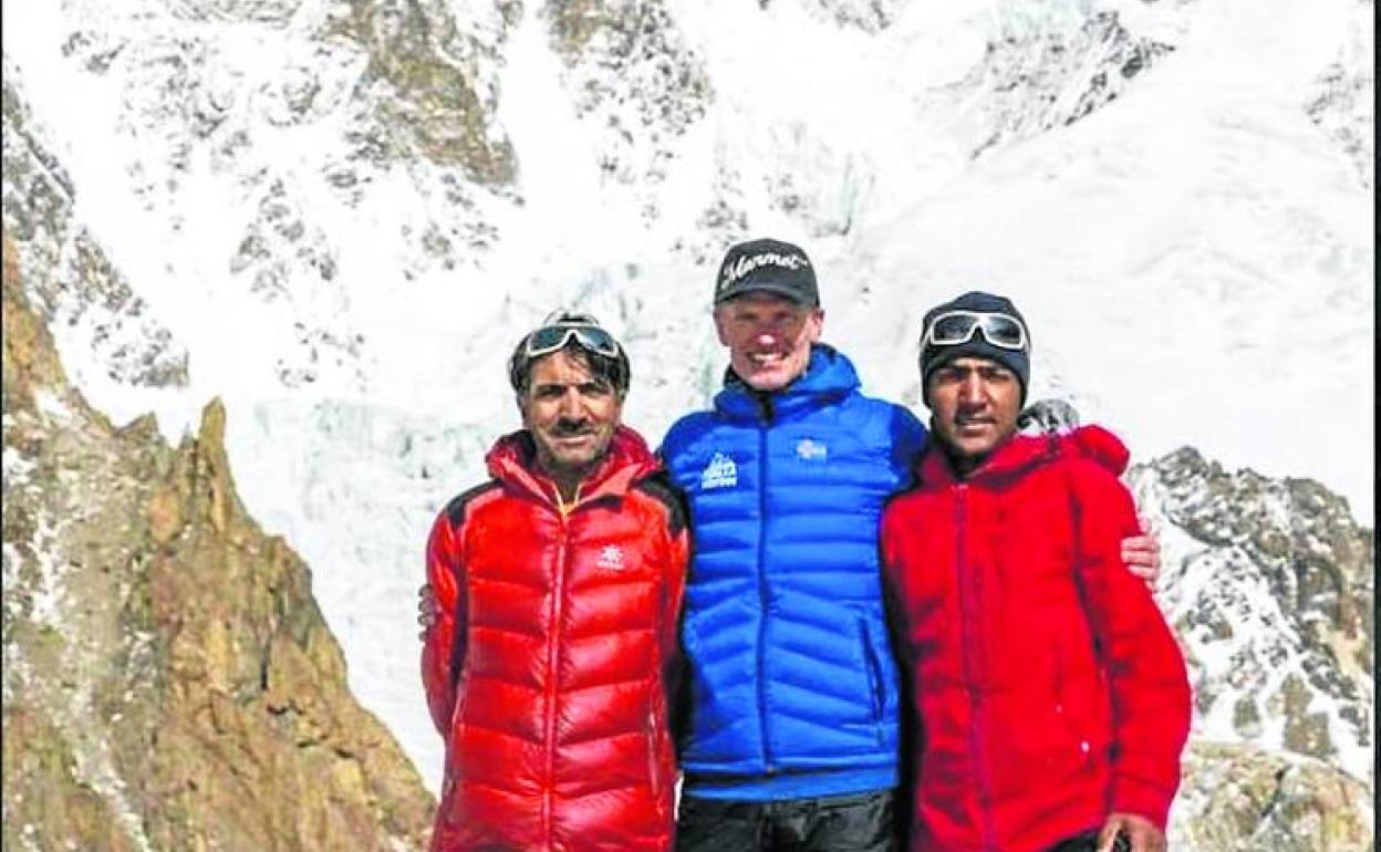Ascensión invernal al K2: Desaparecen tres alpinistas en el K-2