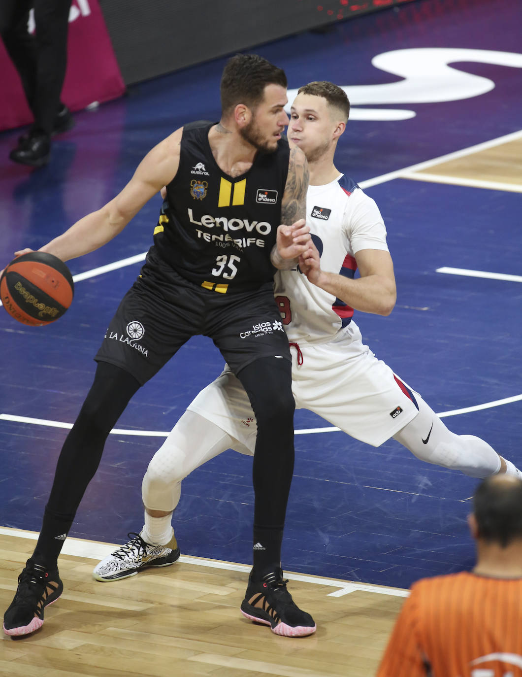 Fotos: Las mejores imágenes del Tenerife-Baskonia